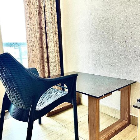 Gr Palace, In Front Of Sea-Beach With Breakfast, Swimming-Pool, Fully Air-Conditioned, Hotel With Parking Availability Пури Екстериор снимка
